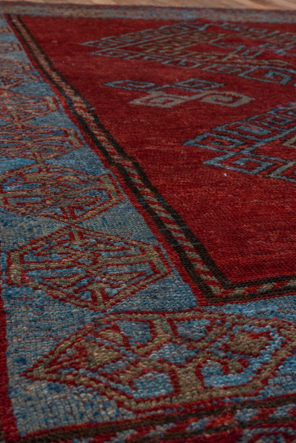caucasian Rug - # 125626