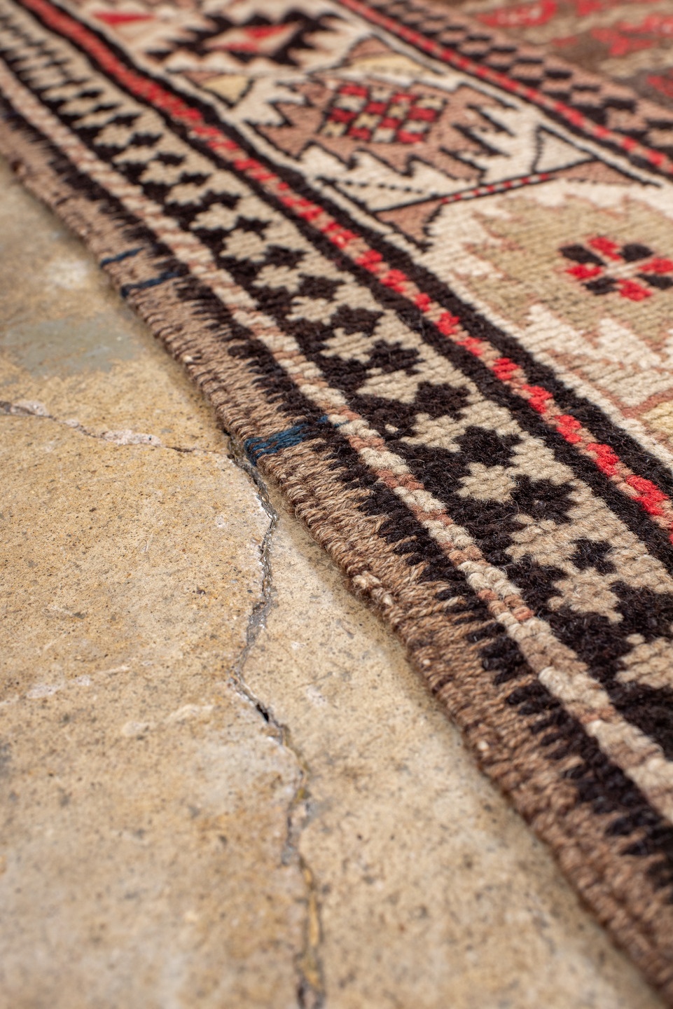 caucasian Rug - # 125824