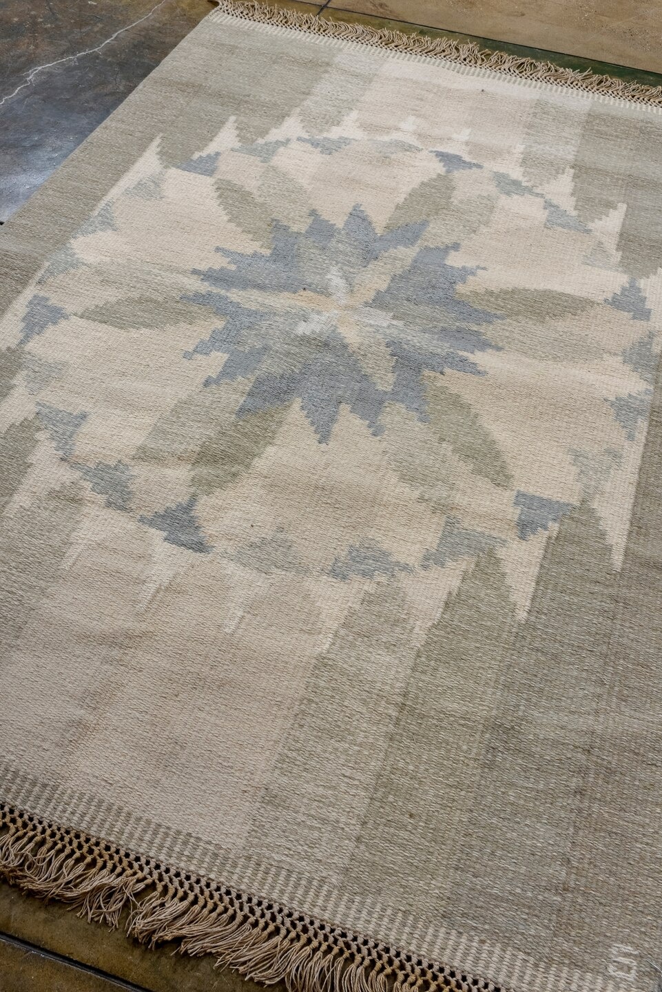 rollaken Rug - # 126786