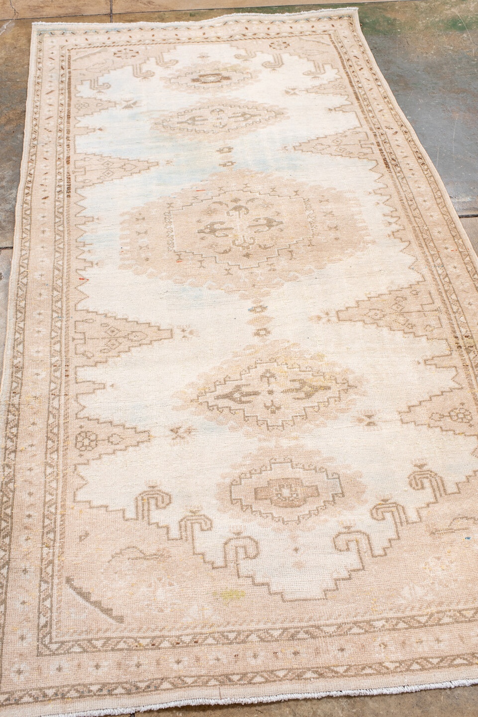 veece Rug - # 127019