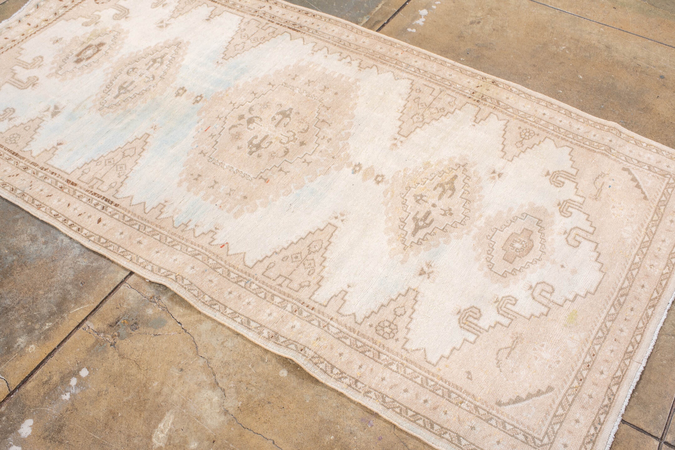 veece Rug - # 127019