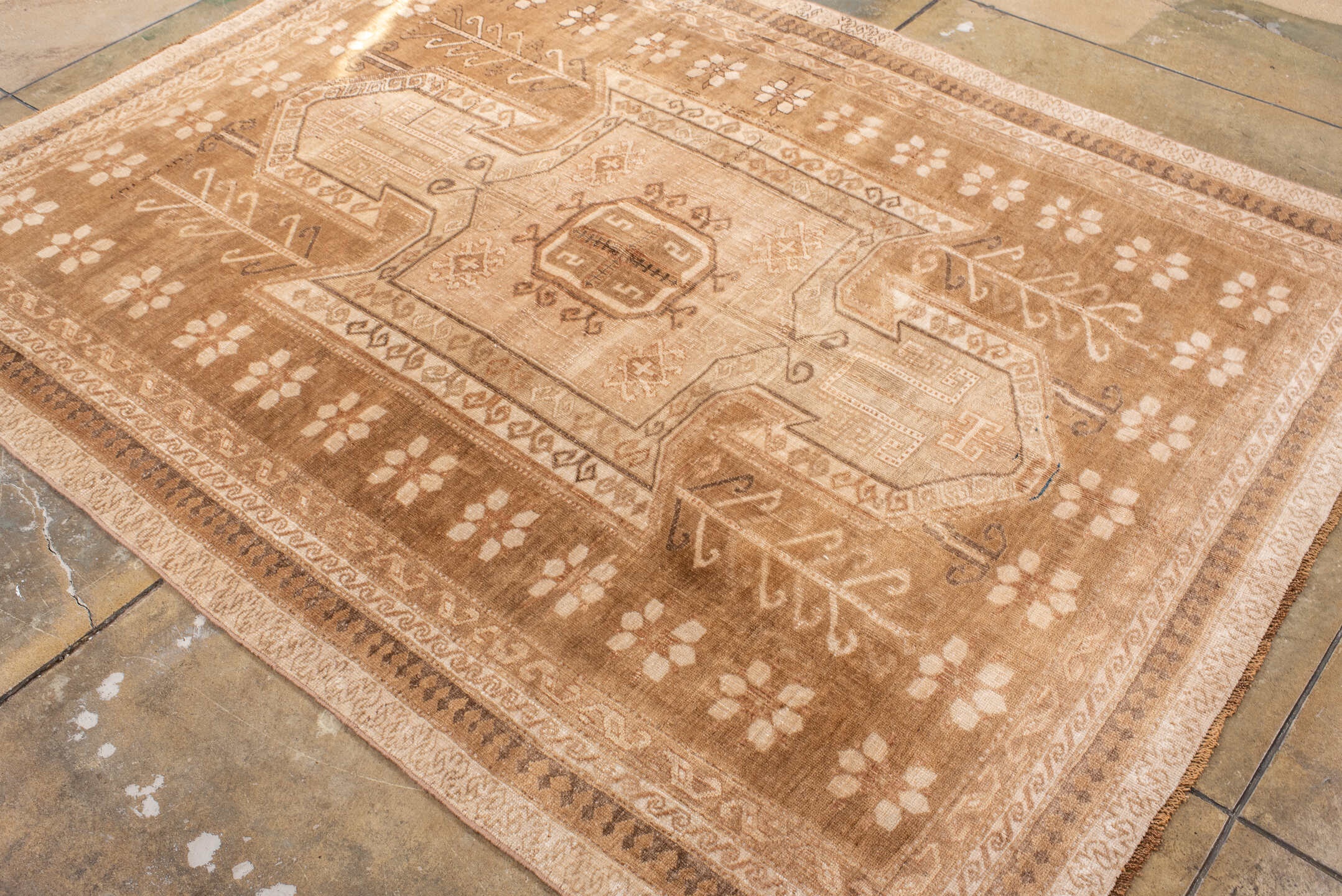 kars Rug - # 127038