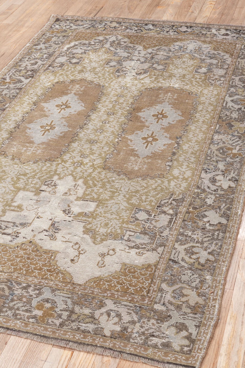 anatol Rug - # 126587