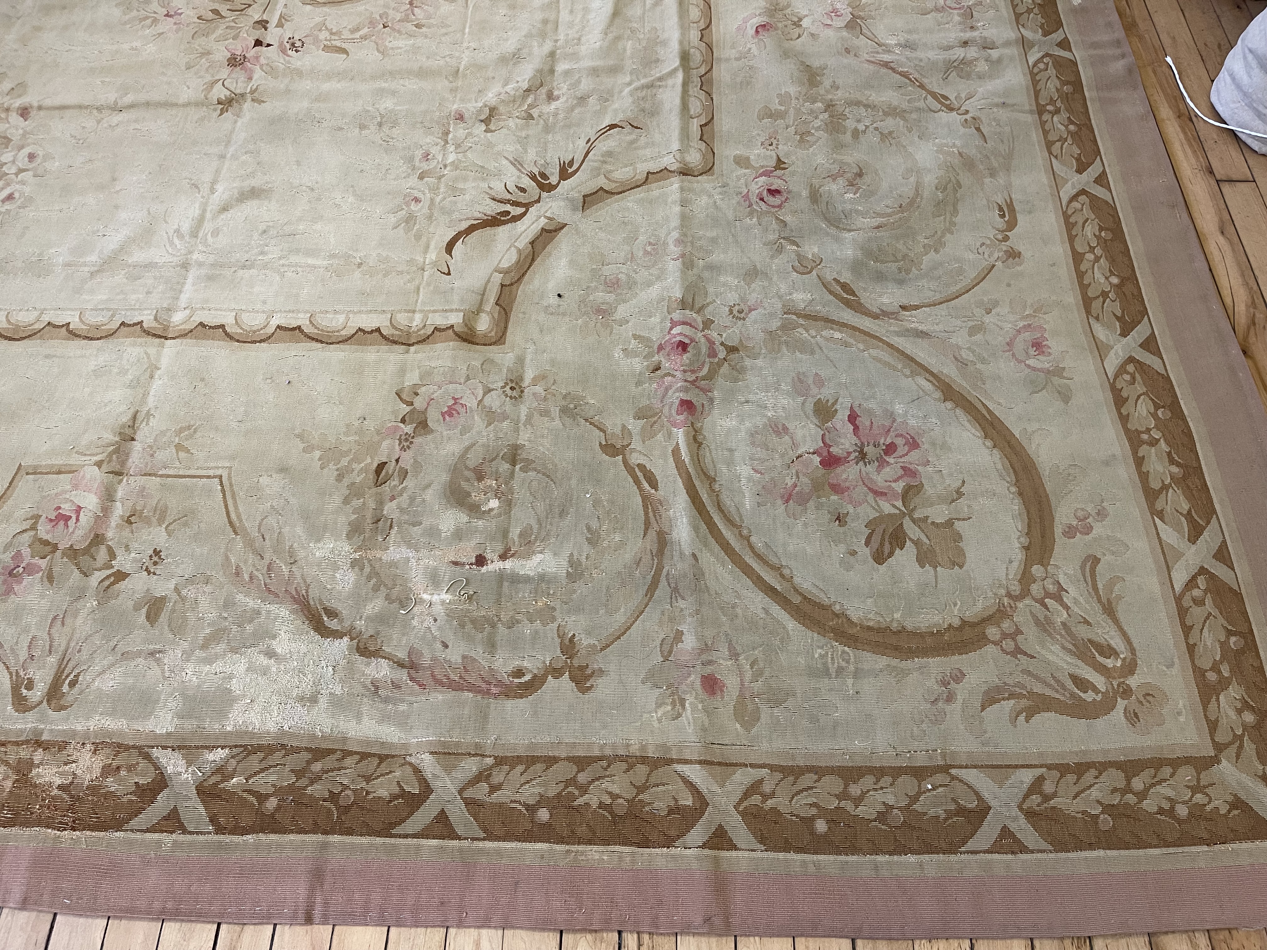 Antique aubusson Carpet - # 78362