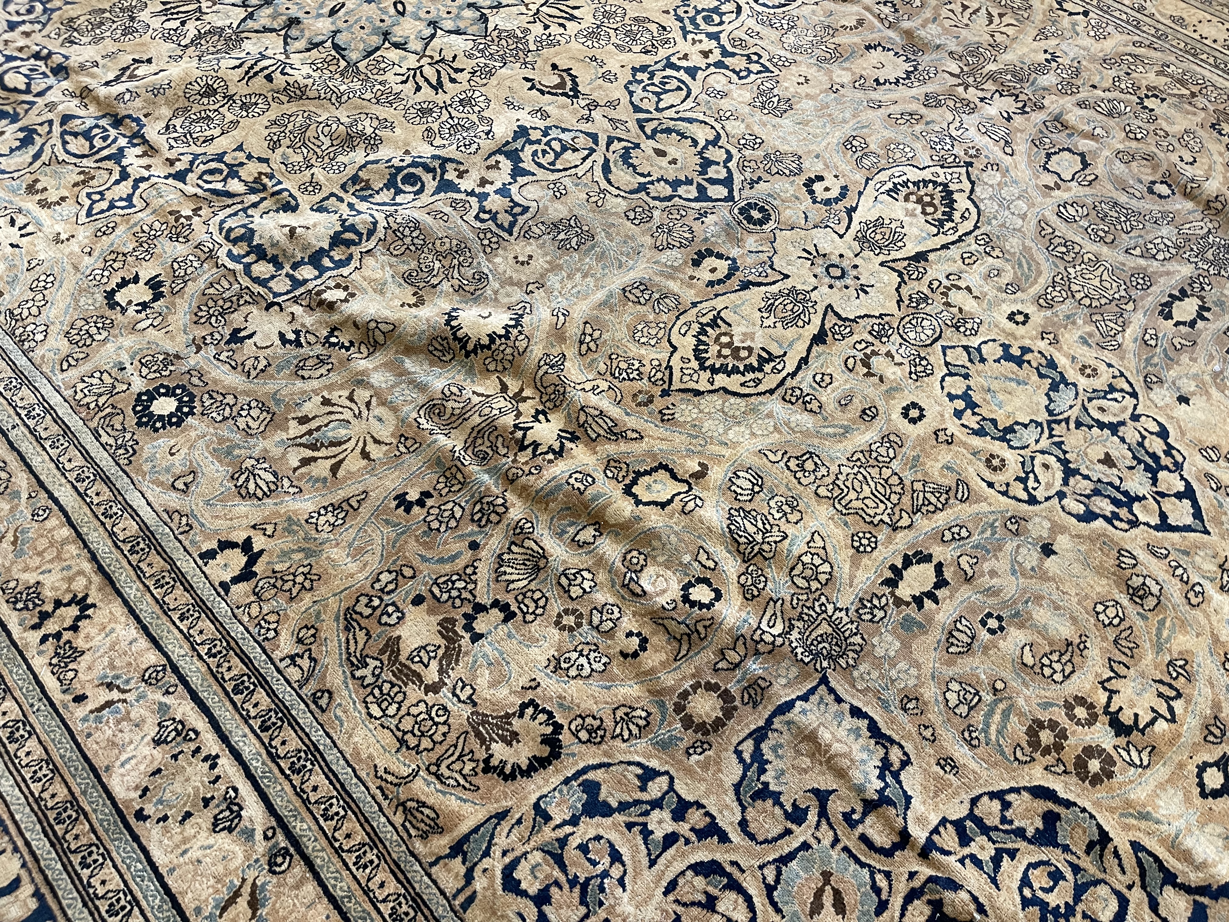 Antique meshed Carpet - # 78283