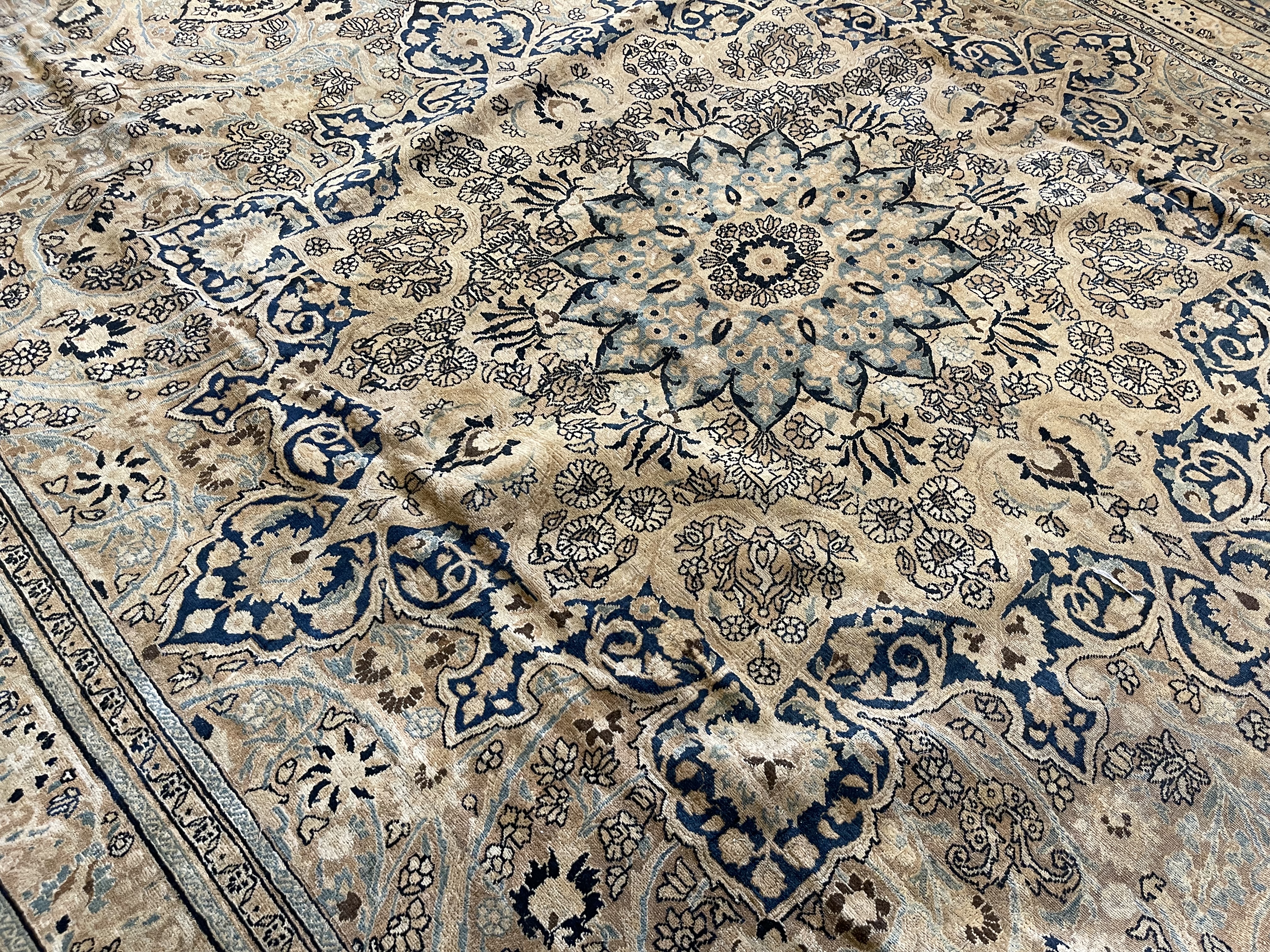 Antique meshed Carpet - # 78283