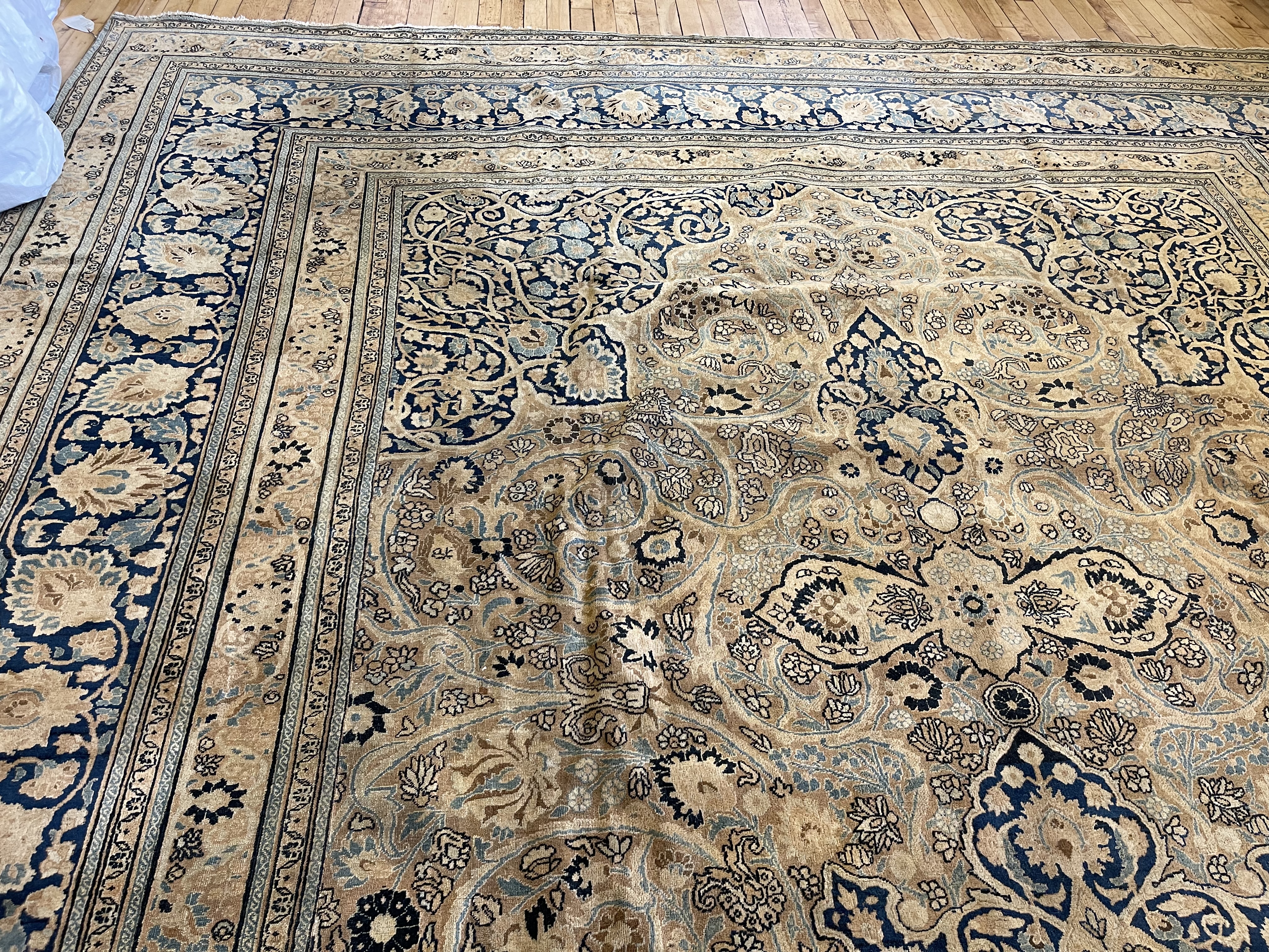 Antique meshed Carpet - # 78283