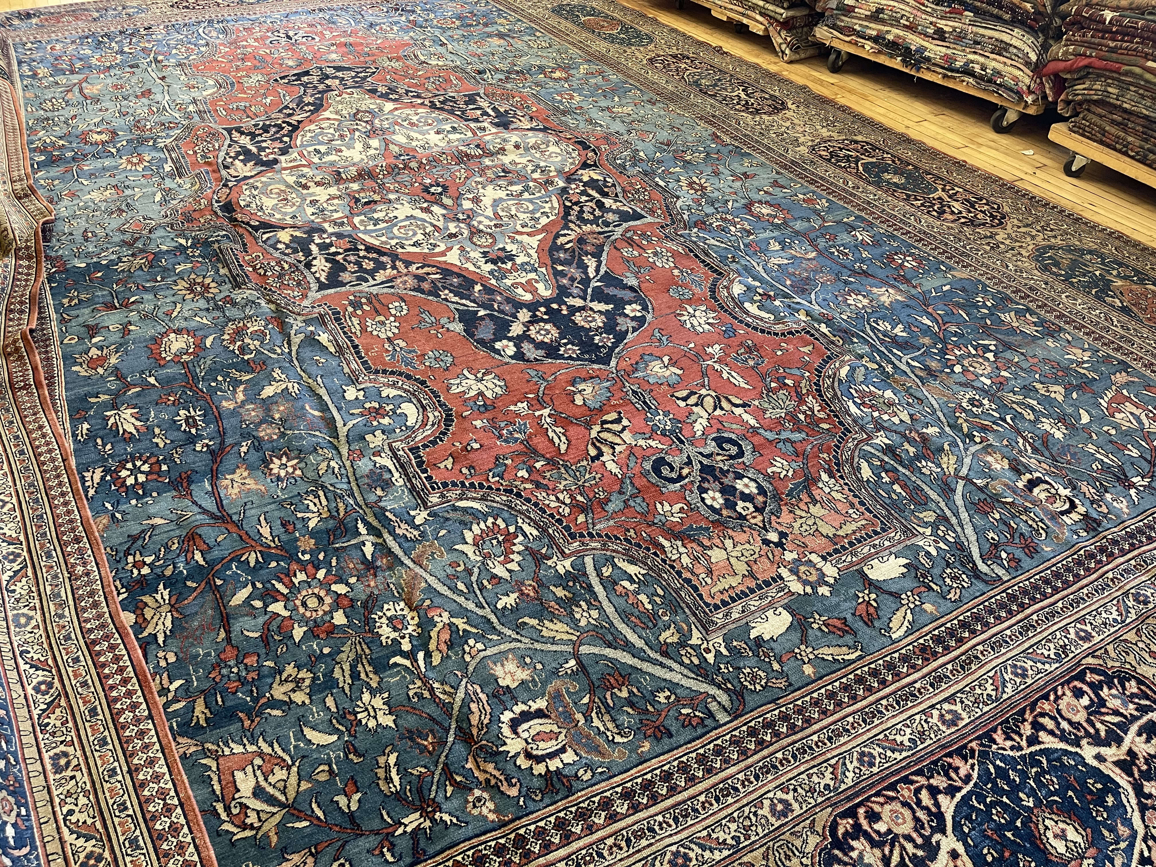 Antique meshed Carpet - # 78301