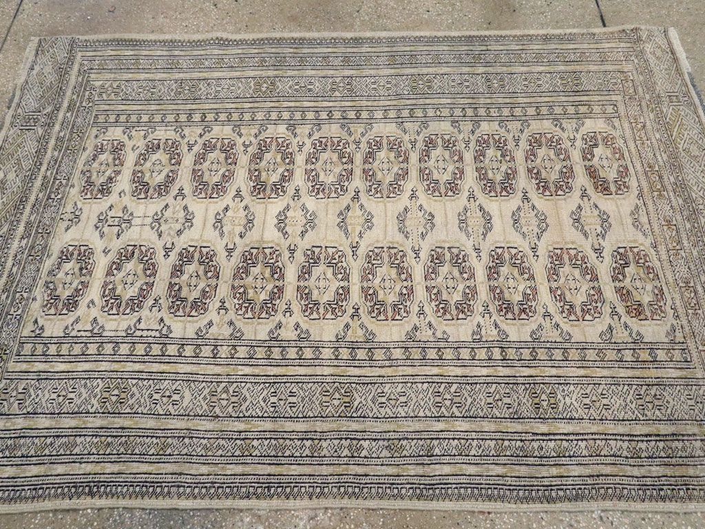 central Rug - # 104291