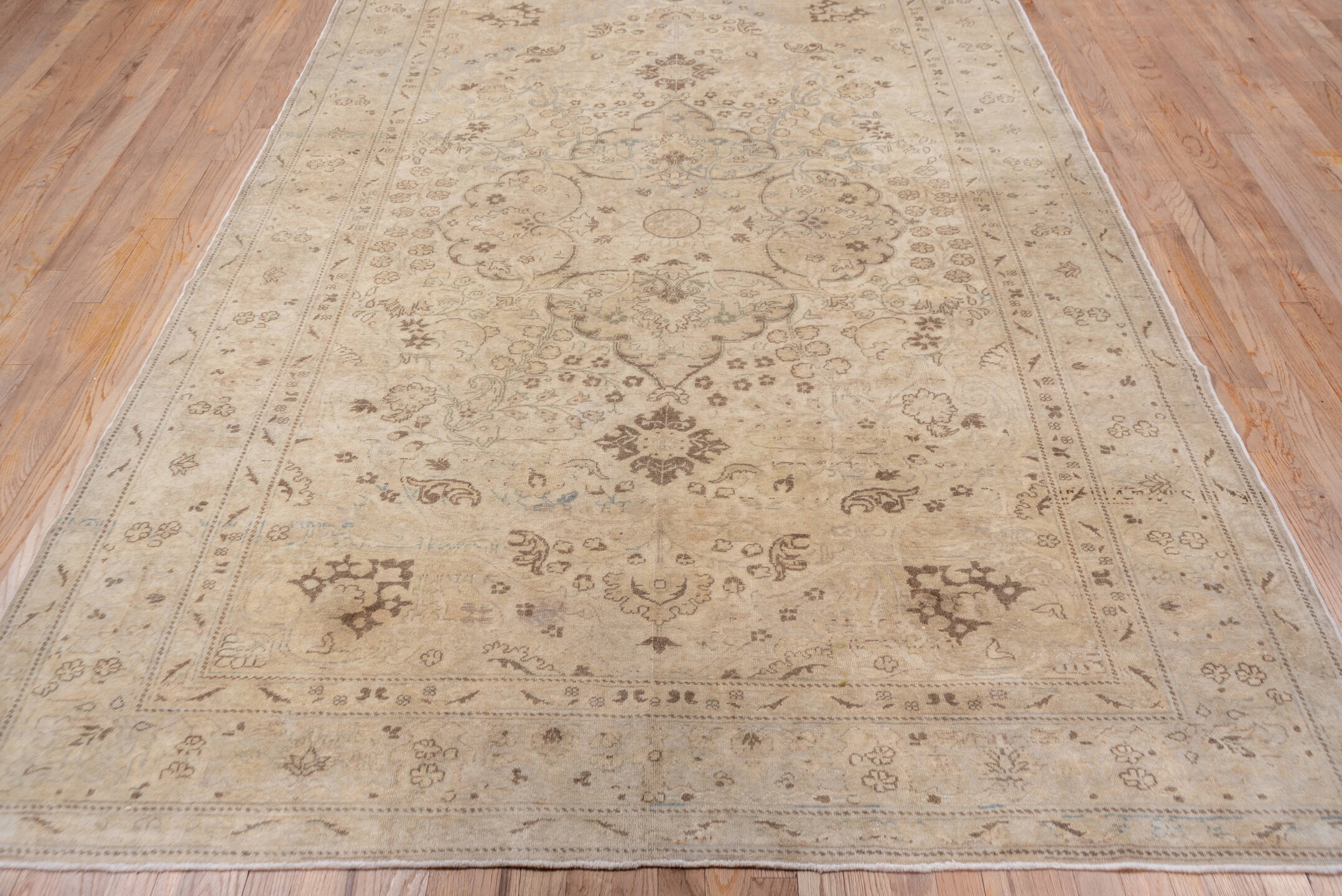 kaisary Rug - # 128488