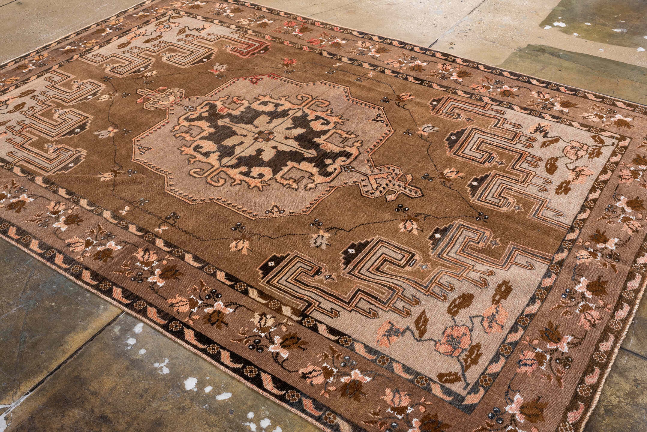 kars Rug - # 128470