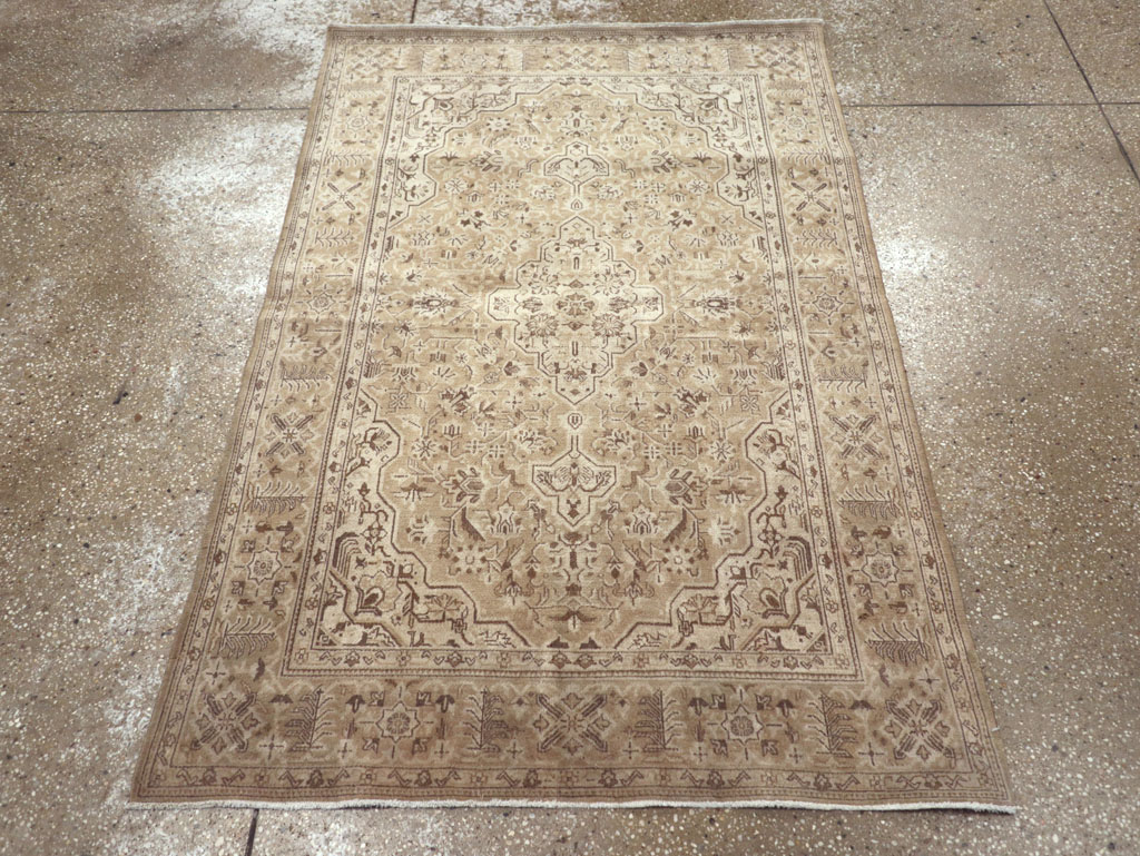 kashan Rug - # 102313