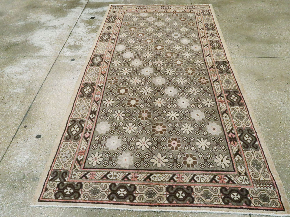 khotan Rug - # 100875