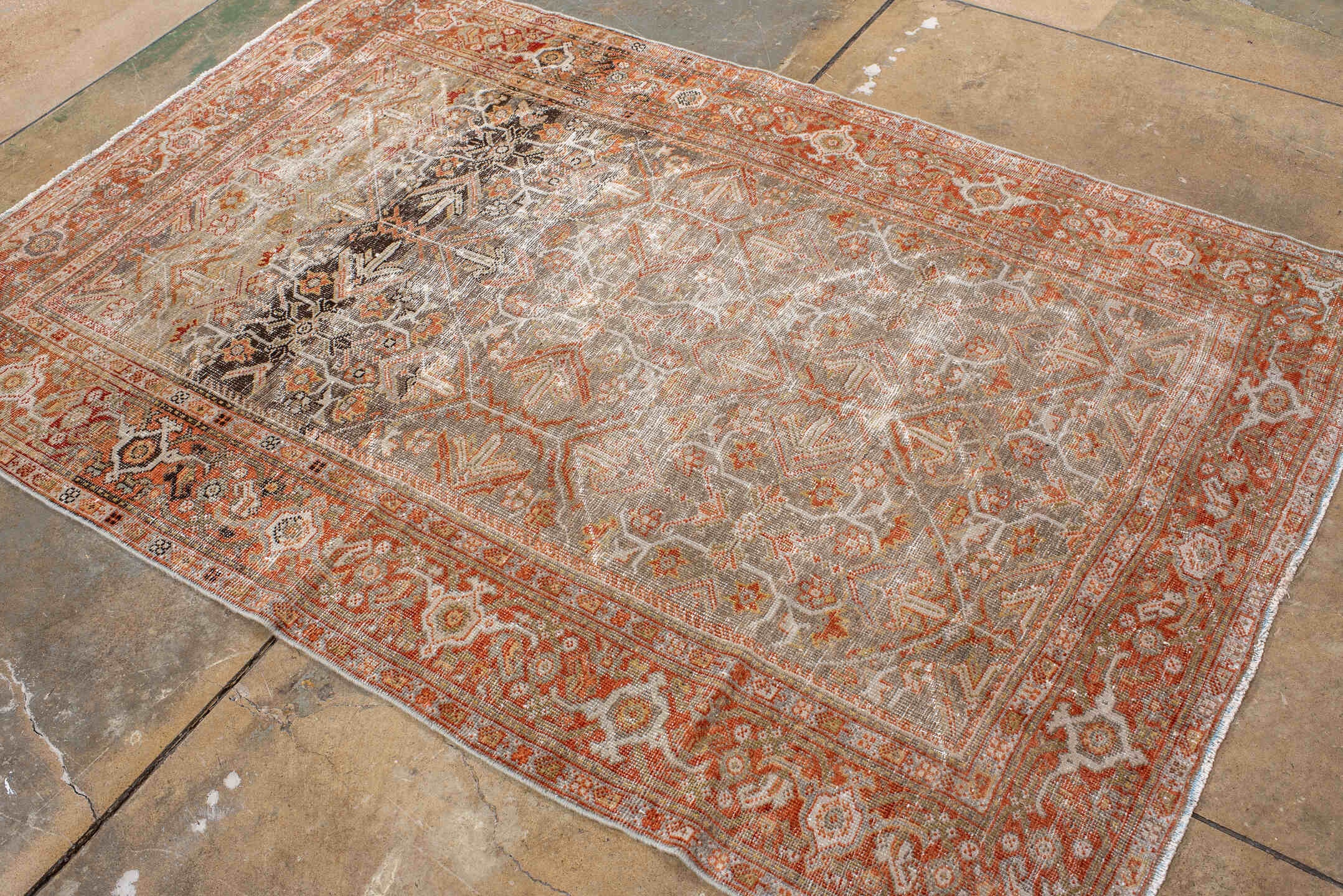 mahal Rug - # 126575