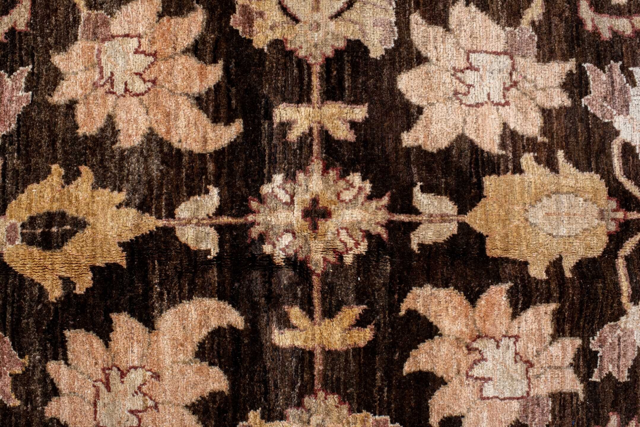 mahal Rug - # 128114