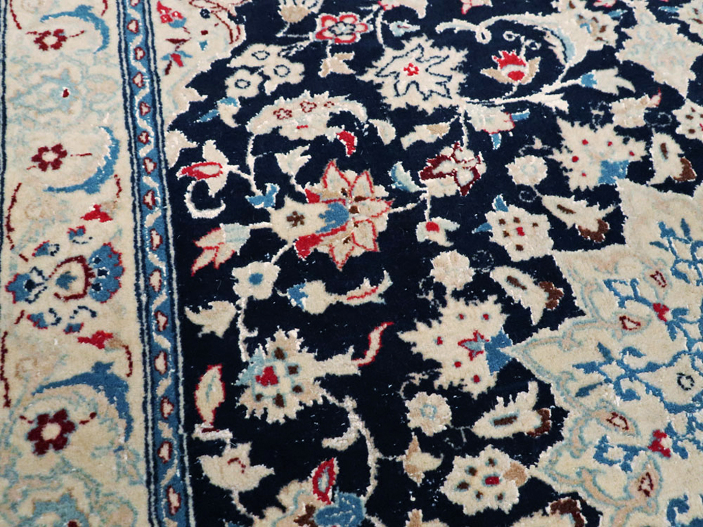 nain Rug - # 103777