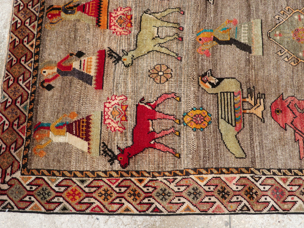 pictorial Rug - # 107078