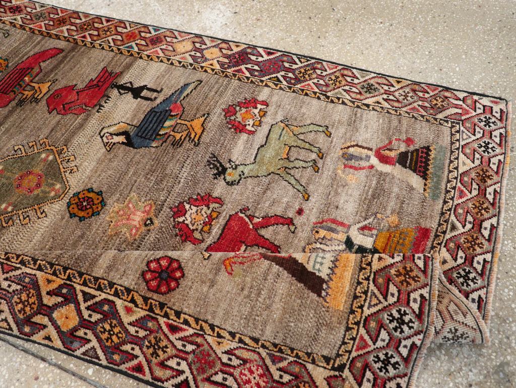pictorial Rug - # 107078