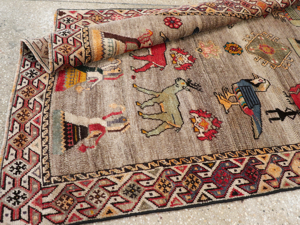 pictorial Rug - # 107078