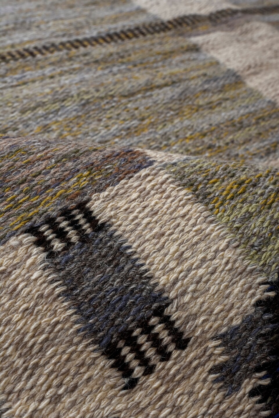 rollaken Rug - # 126917