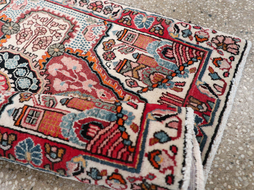 sarouk Rug - # 104485