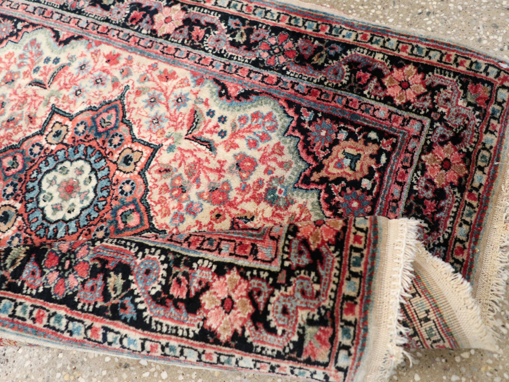 sarouk Rug - # 107962