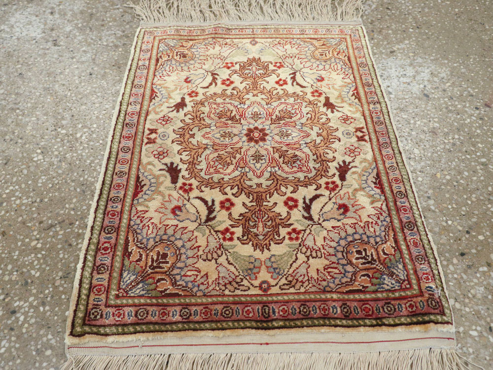 silk Rug - # 104663