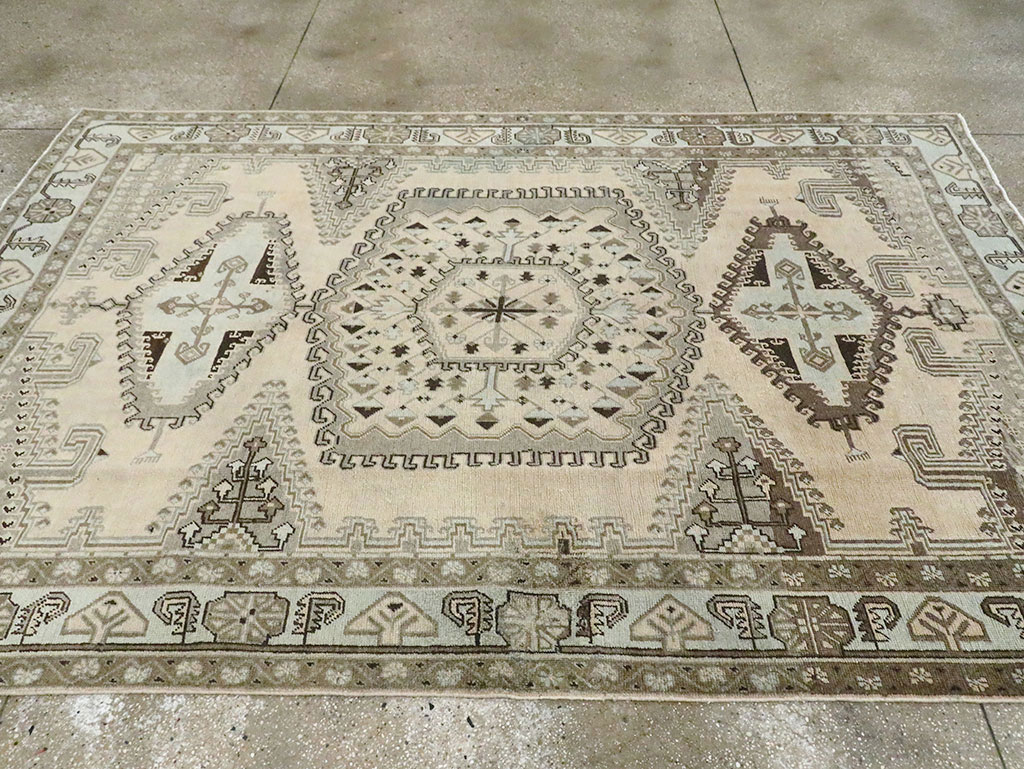 veece Carpet - # 107216