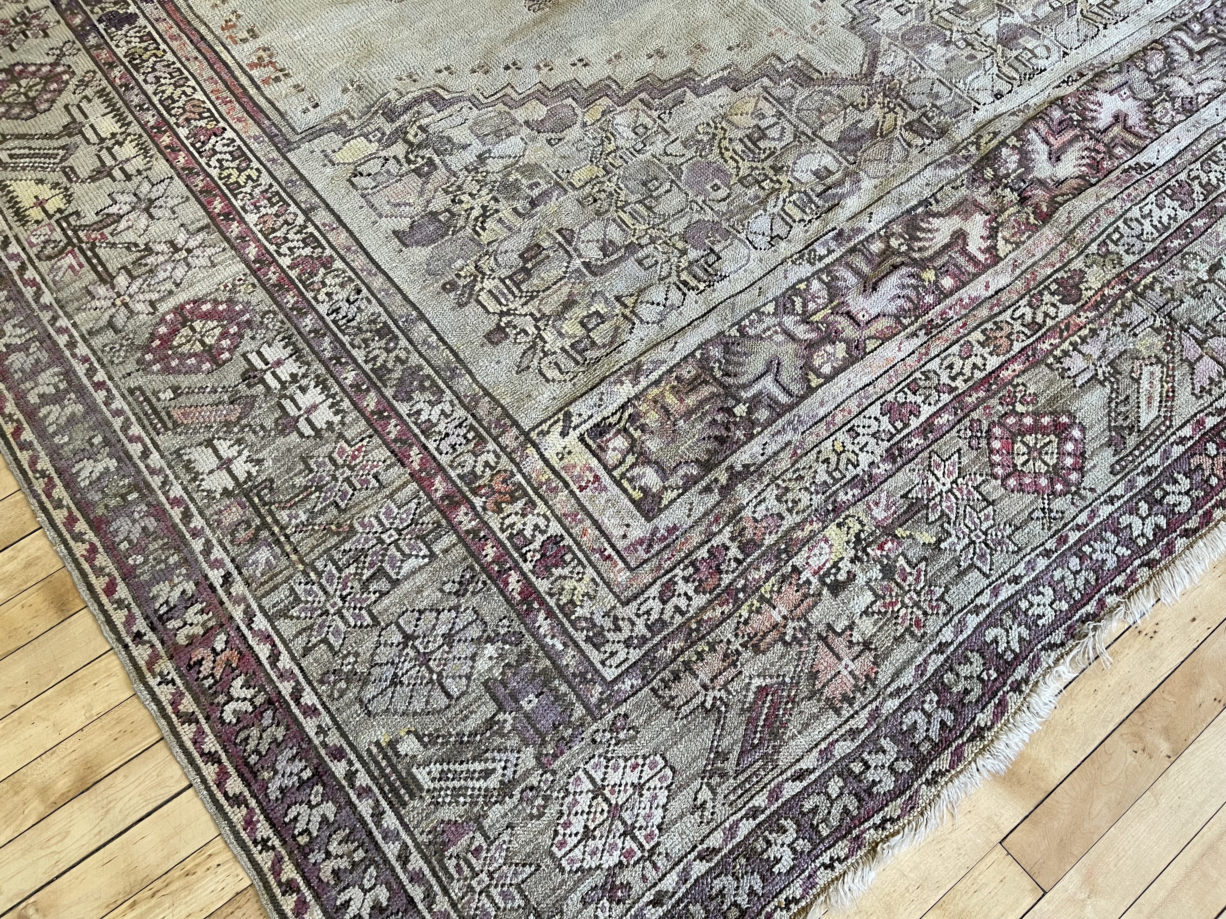 Vintage ghiordes Carpet - # 78240