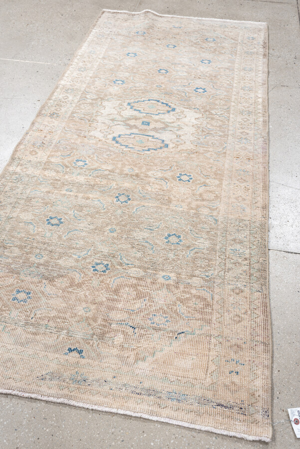 Vintage mahal Runner - # 58255
