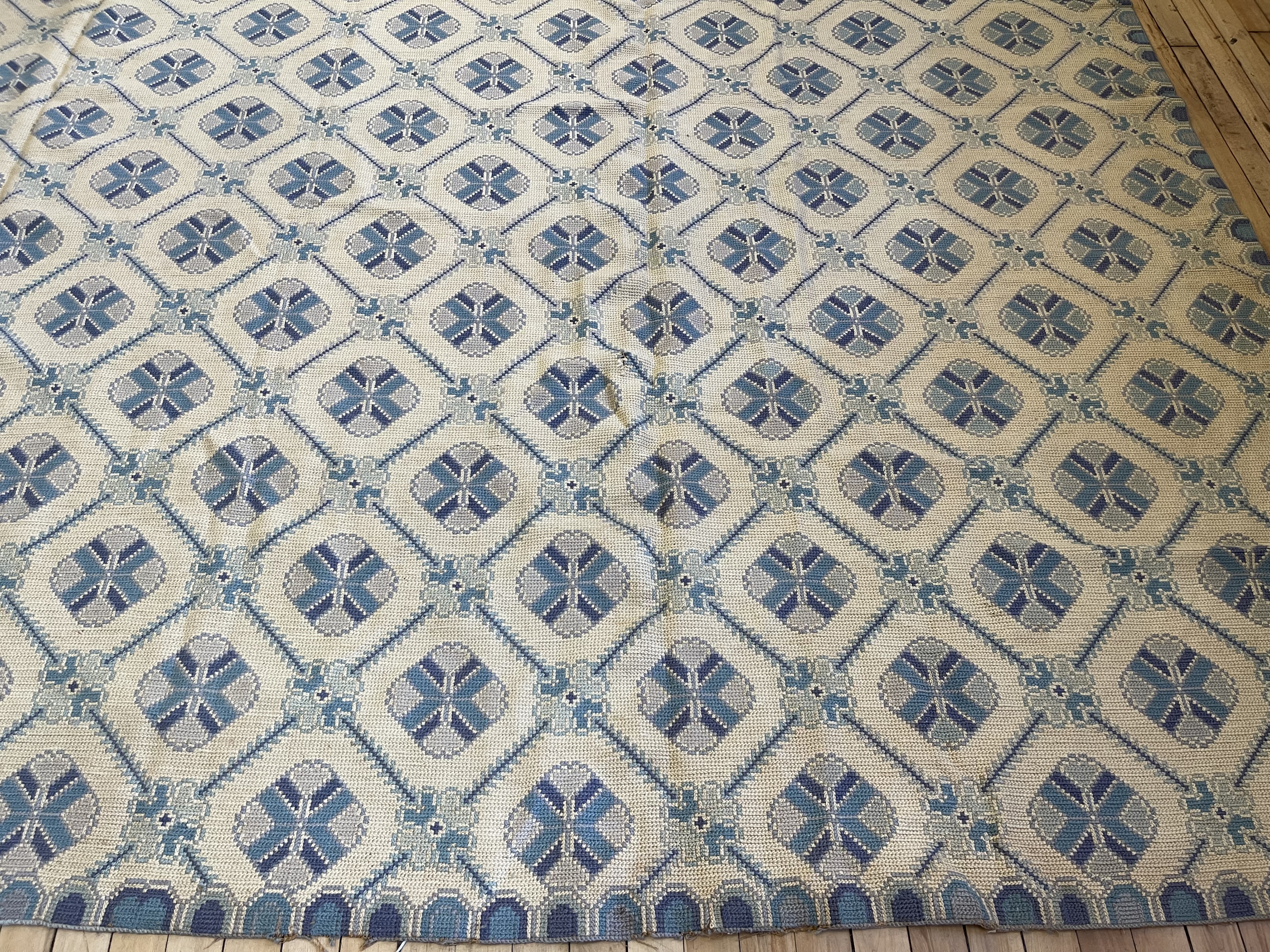 Vintage needlepoint, portuguese Carpet - # 78285